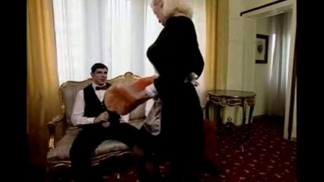 Зрелая телка мечтала о жестком трахе с хозяином