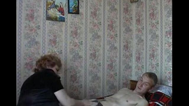 Инцест старой мамы и сына на скрытую камеру