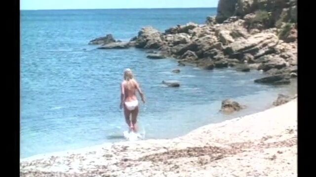 Lydia Cornell: Sexy Topless Girl