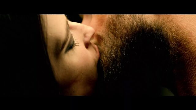 Eva Green - 300 Rise of an Empire - Boobs, nipples, close-up