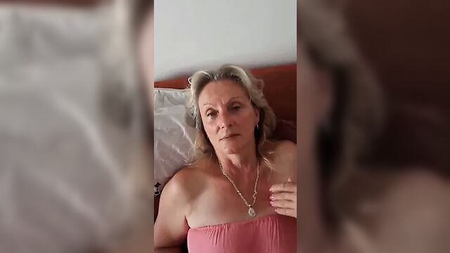 Zana pokazuje picku