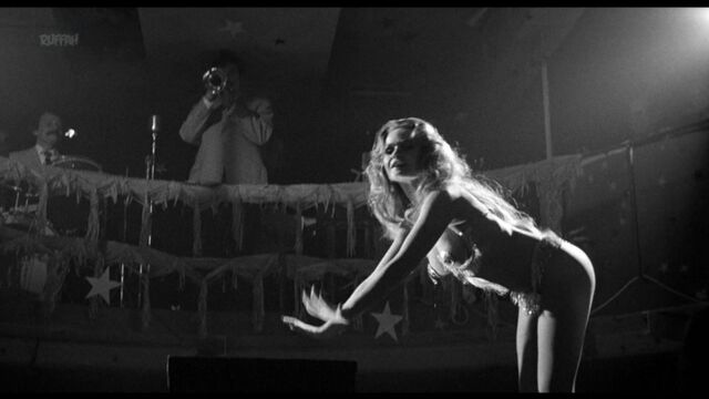 Valerie Perrine, Kathryn Witt Nude - Lenny (US 1974)