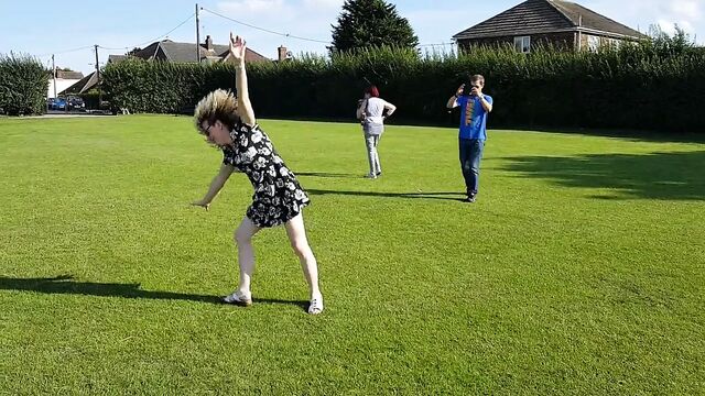 Flashing Pussy Doing Cartwheels In The Park