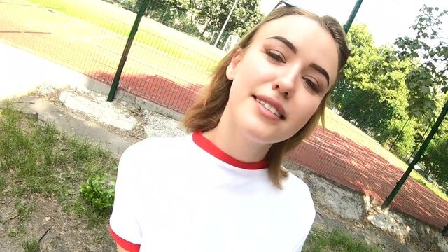Учитель по физре трахнул студентку за зачёт