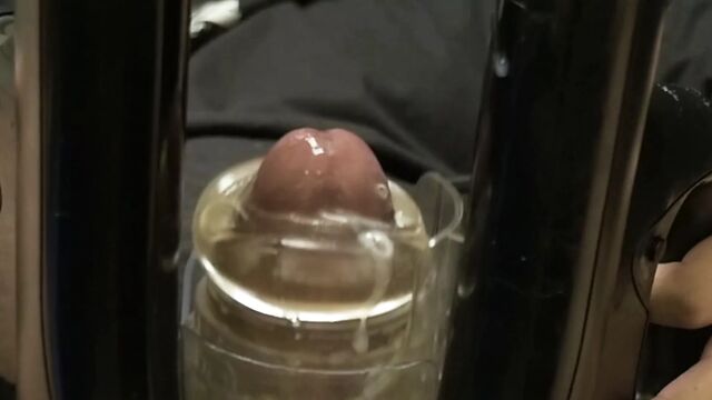 FLESHLIGHT QUICKSHOT LAUNCH CAUSES AUDIBLE CUMSHOT