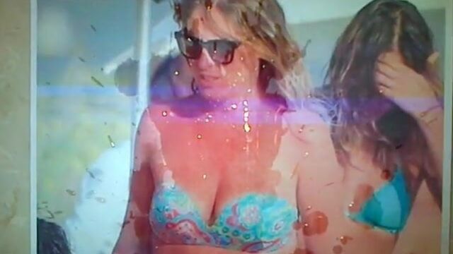 Cum tribute on Maria Elena Boschi