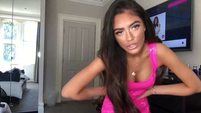 YOUTUBER ROXANA ROSU IN PINK PVC DRESS