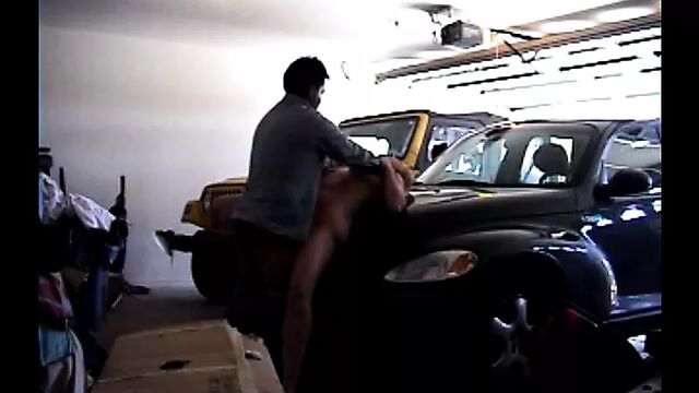milf blowing garbageman