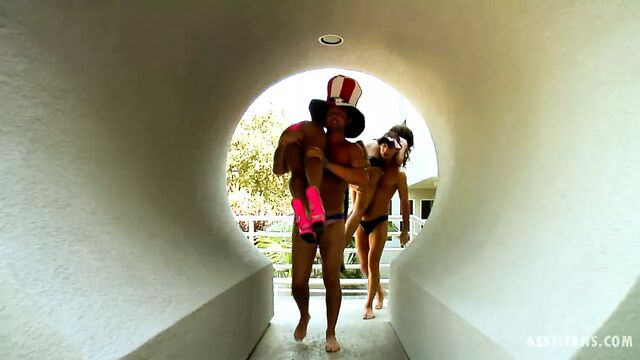 Cassandra Cruz and Jaslin Diaz are fucked by Mike & David P