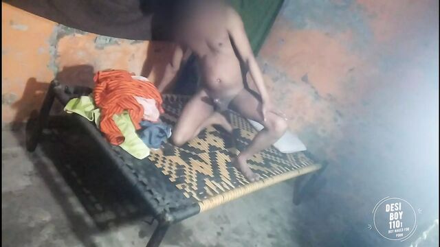 Nanga ladka , Shirtless shy Boy
