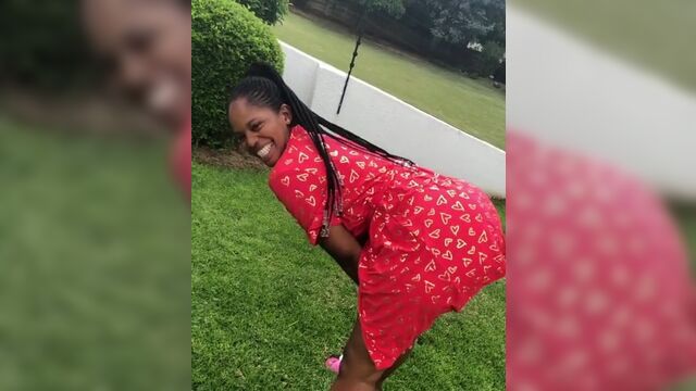 South African Video Hoe IG Thot Dapublicist