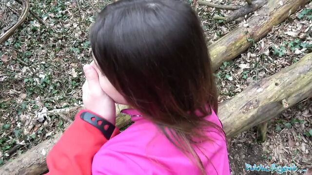 Public Agent Sexy jogger fucked in the woods