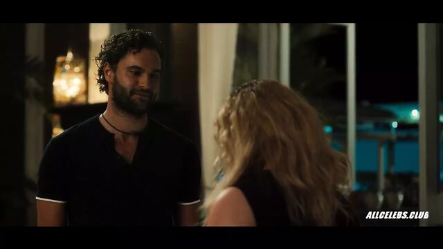 Amy Schumer and Moani Hara in Snatched