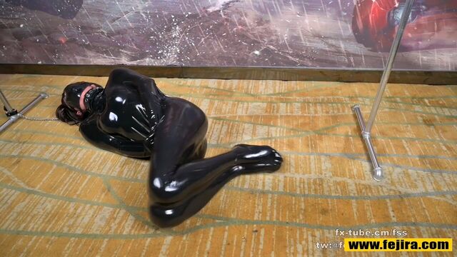Fejira com Latex vacuum sleeping bag bondage