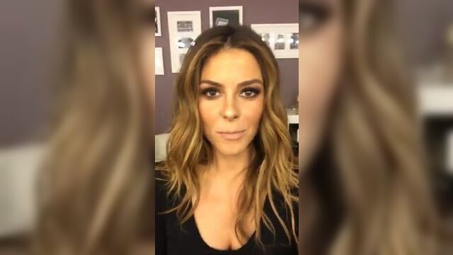 Maria Menounos showing off her cleavage