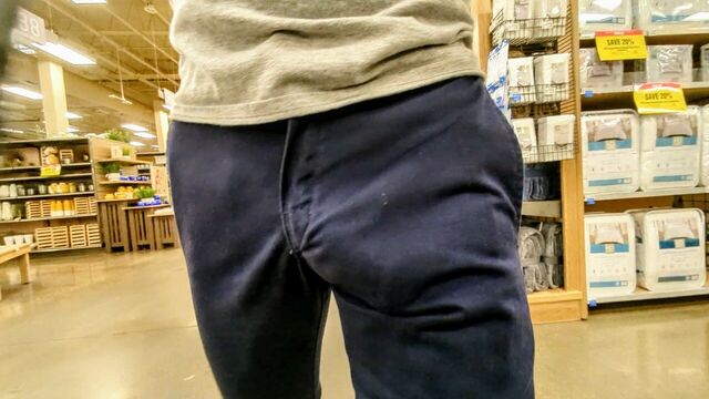 Huge public bulge. New pants for Showing off and freeballing