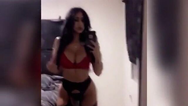 Sexy Selfie Latina