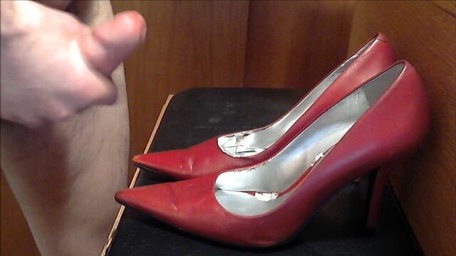 Red Leather Nine West Pumps Cum