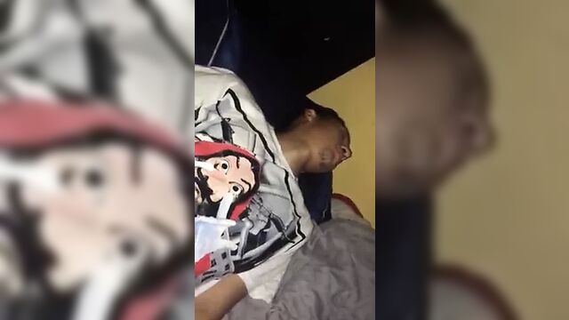 mamada a hetero dormido vergon