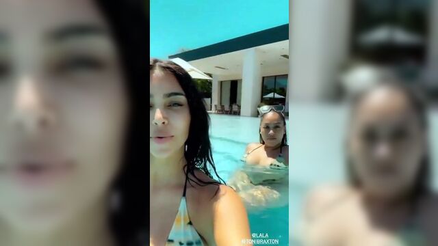 Kim Kardashian & La La Anthony In Bikinis In The Pool