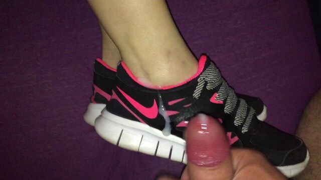 Nike Free Run 2.0 Shoejob Cumshot