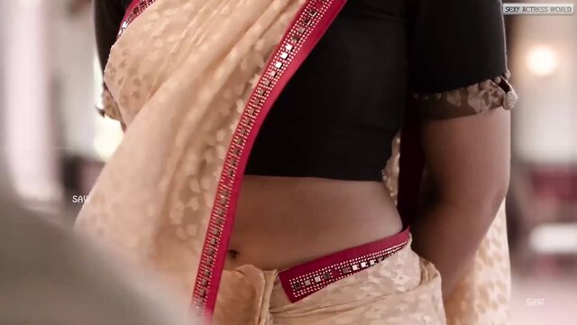 Ammu Abirami’s Sexy Navel