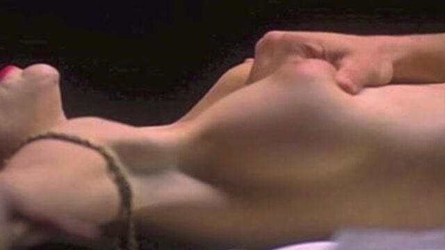 Alyssa Milano & Victoria Beckham Naked In HD!
