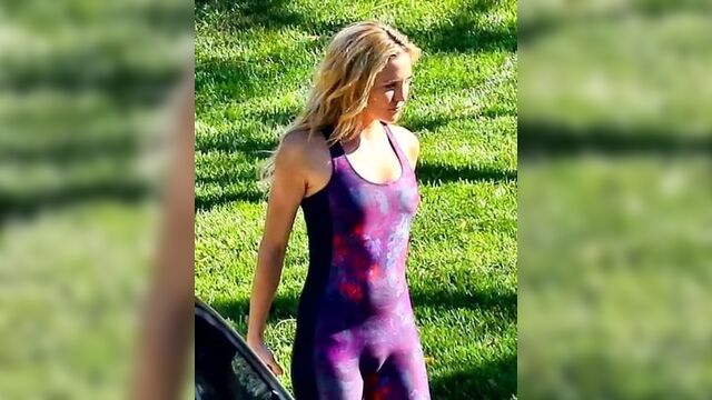 Kate Hudson photos during yoga shoot