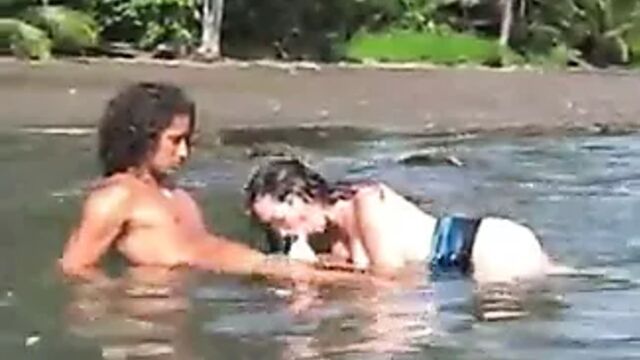 Nikki Fritz Hardcore BJ & Sex on Costa Rica beach