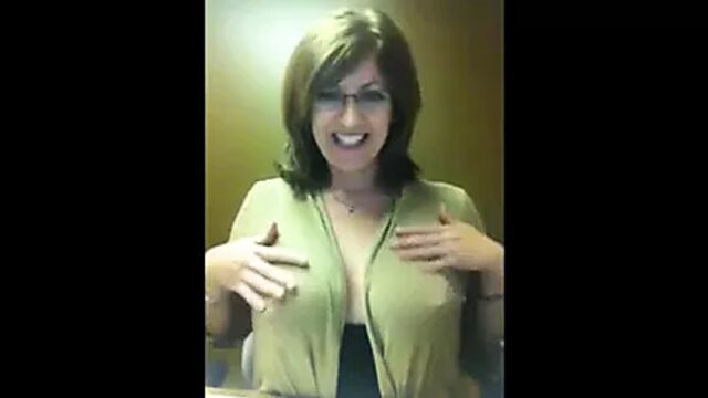 Sexy Glasses Milf Flash Boobs