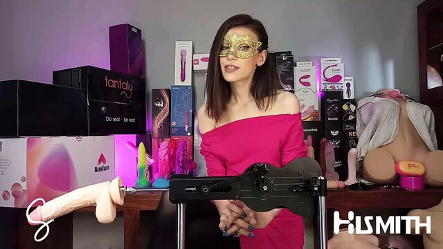 Sarah Sue Reviews Auxfun Fuck Machine from Hismith