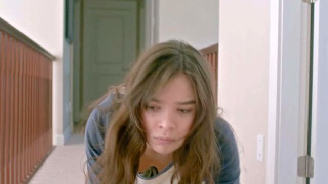 Hailee Steinfeld Nip Slip Scene On ScandalPlanet.Com