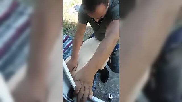 Konteynirda Hatunu siken insaat iscileri