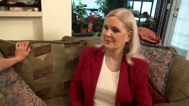 two hot lesbi-step moms