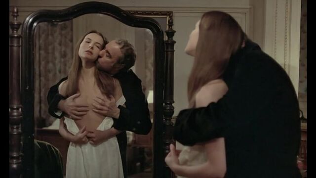 Голая Кароль Буке / Naked Carole Bouquet