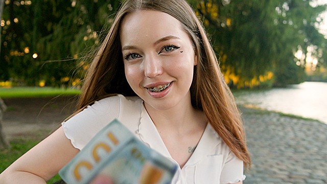 За деньги да! Купил секс с 18-летней иностранкой