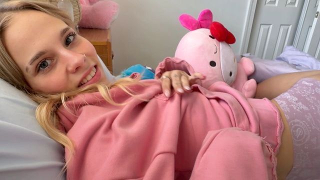 Милашка никогда не откажется раздвинуть ножки