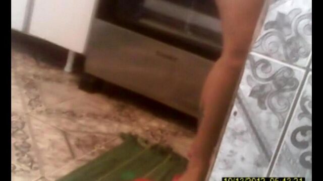 Вагину негритянки трахали только в один член