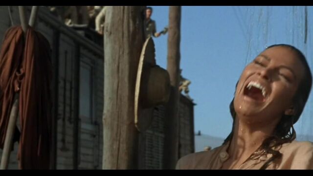 Raquel Welch Nude - 100 Rifles (1969)