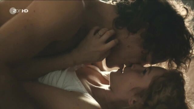Cornelia Gröschel, Karoline Teska Nude - Eine wie diese (2015)