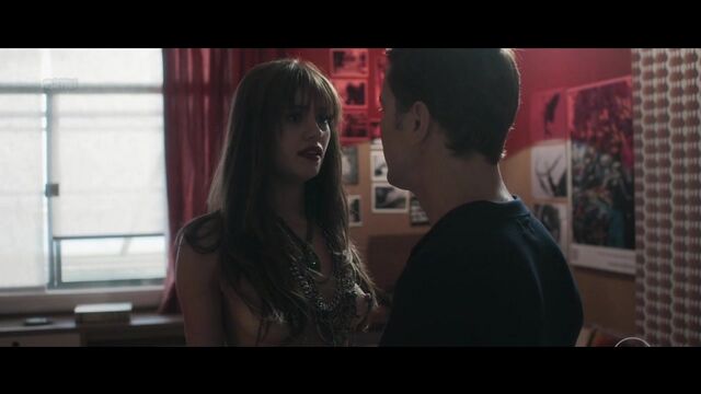 Sophie Charlotte Nude - Os Dias Eram Assim - s01e01 (BR 2017) 720p - HDTV