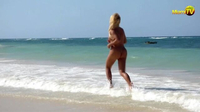 Jenny Scordamaglia Nude Beach Run Jamaica HD