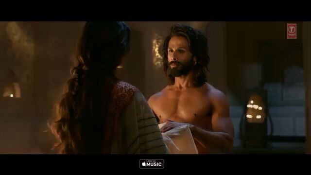 Видео Ek dil ek jaan из фильма Padmavati
