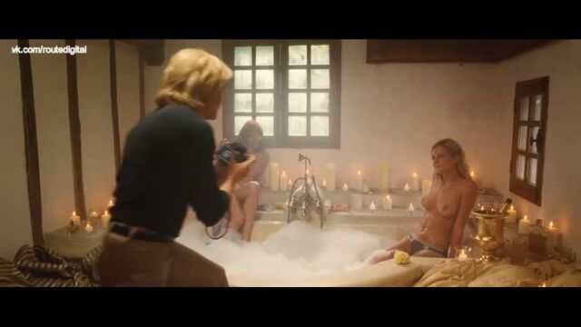 Alison Wheeler, Marie Perrin, etc Nude - Cloclo (FR-2012) Элисон Вилер, Мари Перрин, Ана Жирардо, Сабрина Сейвеку - Мой путь