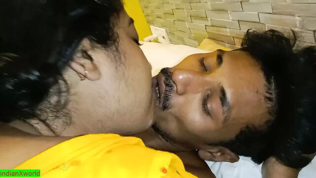 Indian sexy bhabhi hot real fucking with young lover! Hindi sex