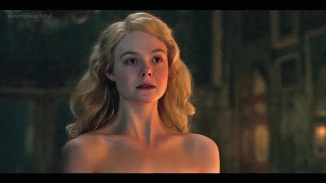 Elle Fanning Nude - The Great S01E01 (2020) Watch Online / Эль Фаннинг - Великая