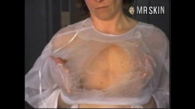 Sigourney Weaver Nude - Alien: Resurrection (1997) BTS Watch Online / Сигурни Уивер - Чужой