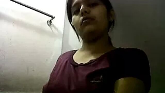 Mumbai girl undress and selfee